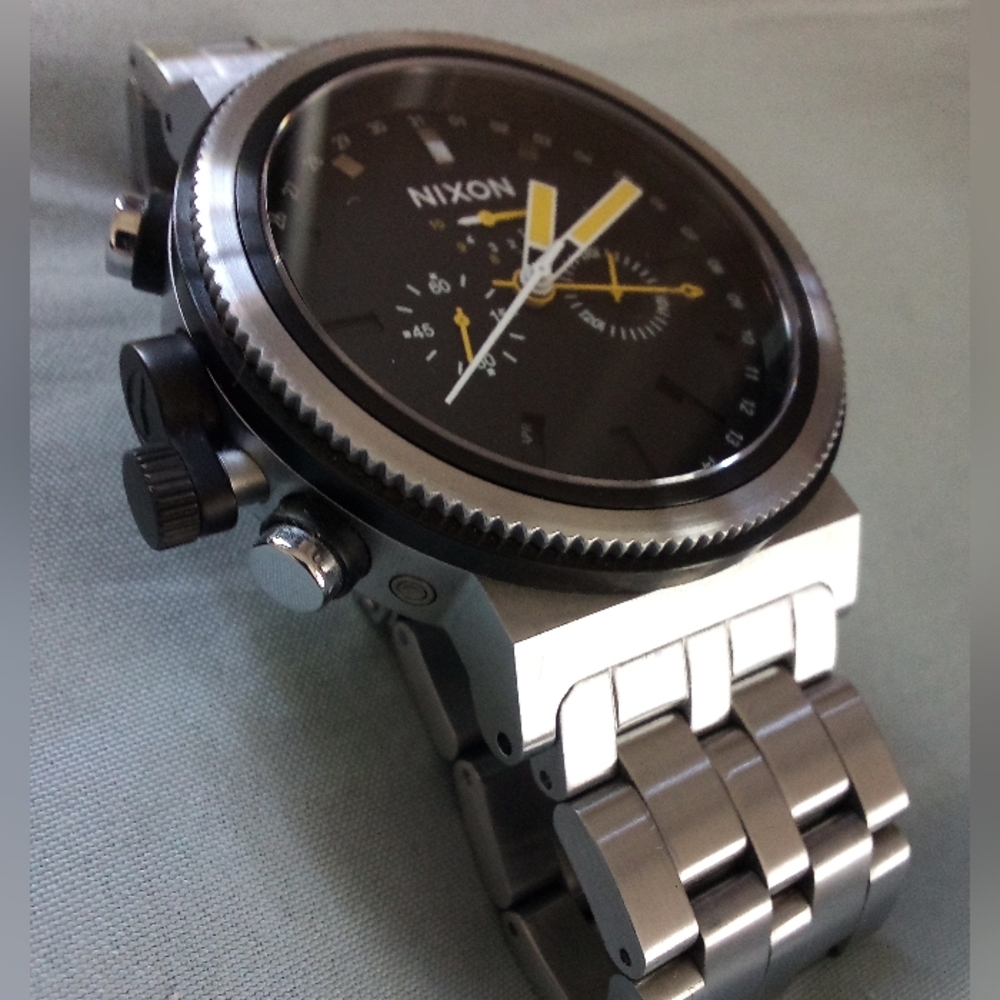 Nixon Trader Grand Prix Edition (RARE)